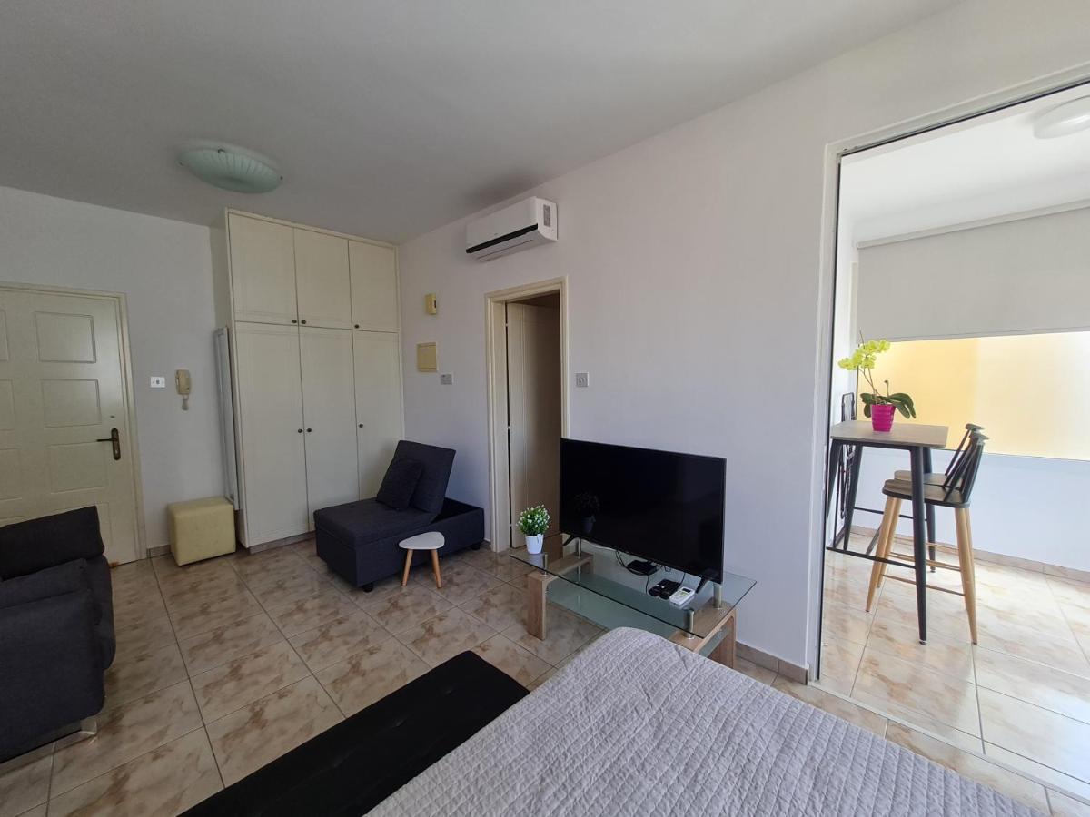 Laertis 2 Complex, Studio Apartment 106 - By Imh Travel & Tours Pafos Dış mekan fotoğraf
