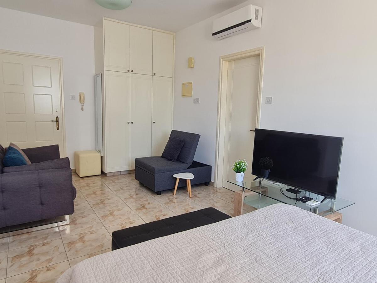 Laertis 2 Complex, Studio Apartment 106 - By Imh Travel & Tours Pafos Dış mekan fotoğraf