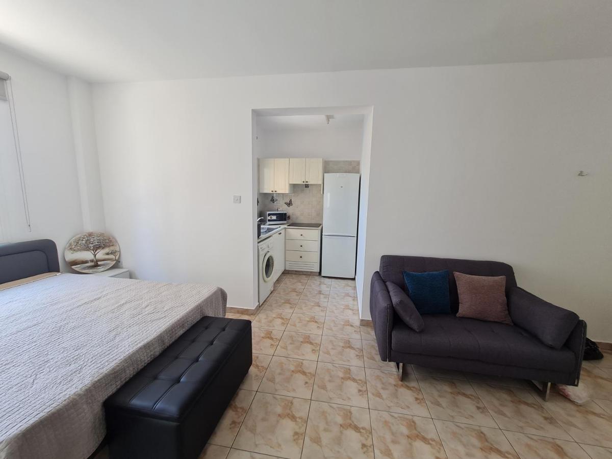 Laertis 2 Complex, Studio Apartment 106 - By Imh Travel & Tours Pafos Dış mekan fotoğraf